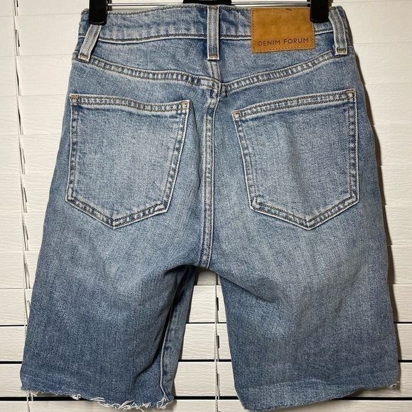 ARITZIA Denim Forum The Yoko Bermuda Short size 23 - Picture 2 of 4